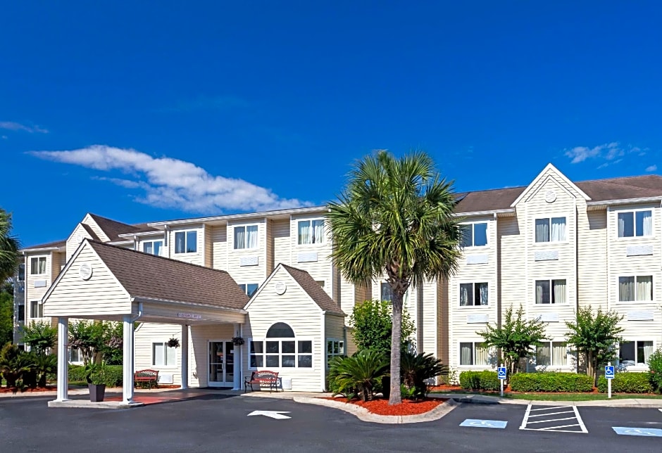 Microtel Inn & Suites By Wyndham Brunswick North