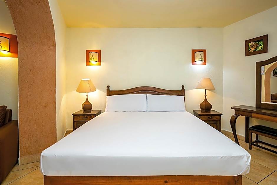 Hotel Casa del Virrey & Suites