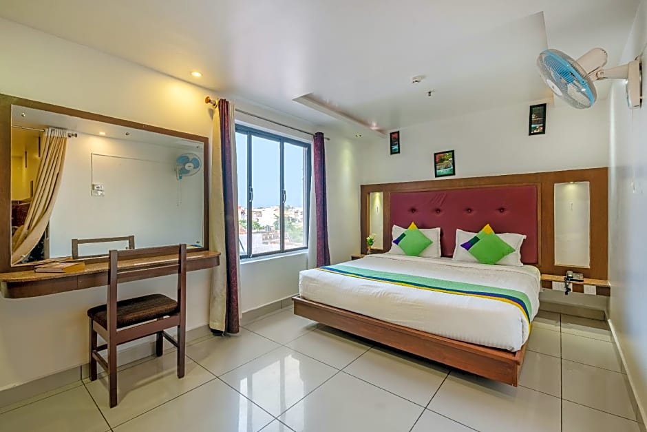 Treebo South Avenue, 700 Mts From Promenade Beach