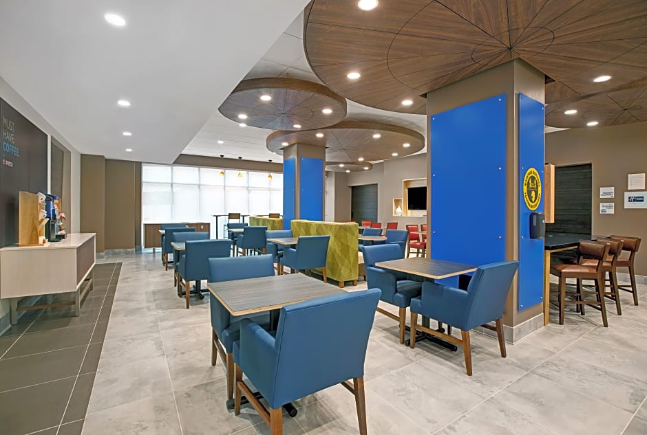 Holiday Inn Express Milwaukee Downtown By IHG