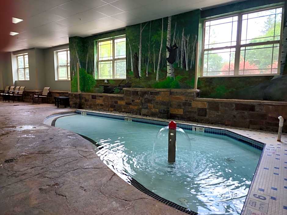 La Quinta Inn & Suites by Wyndham Lake George