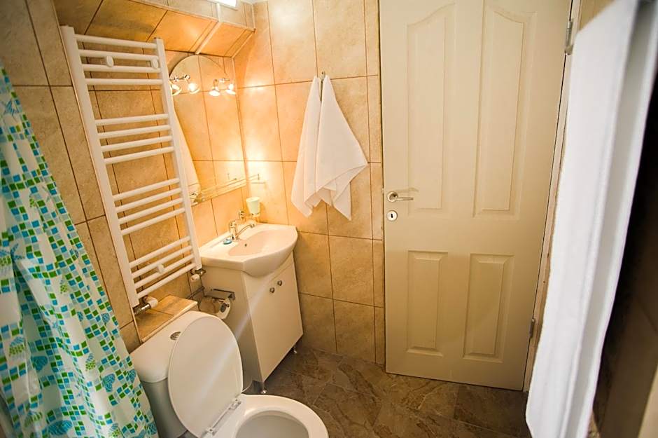 ULLYSSES GUEST HOUSE