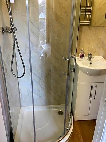 Deluxe Double Room with Shower
