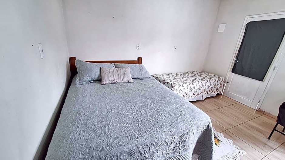 KITNET S1 em TORRES-RS - Na mais bela praia Gaúcha - Cozinha - Banheiro - Ar condicionado - TV e Wi-Fi - Estacionamento - Anfitriã Superhost no BnB