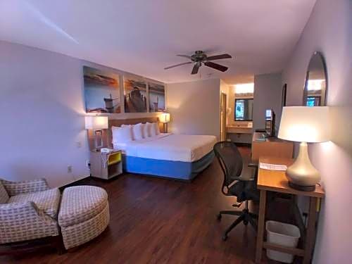 Days Inn & Suites by Wyndham Peachtree City