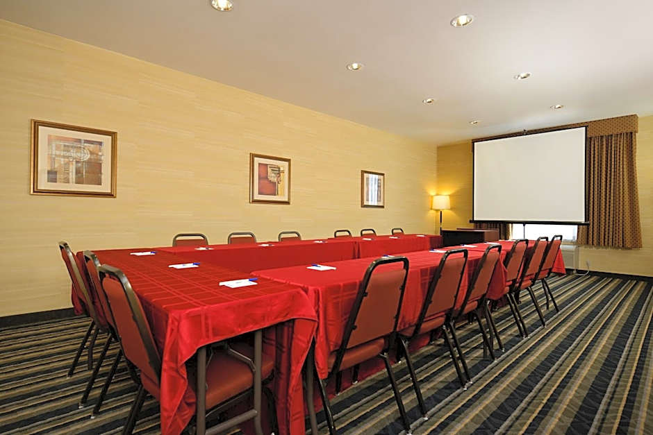 Holiday Inn Express & Suites Elk Grove West I-5 By IHG