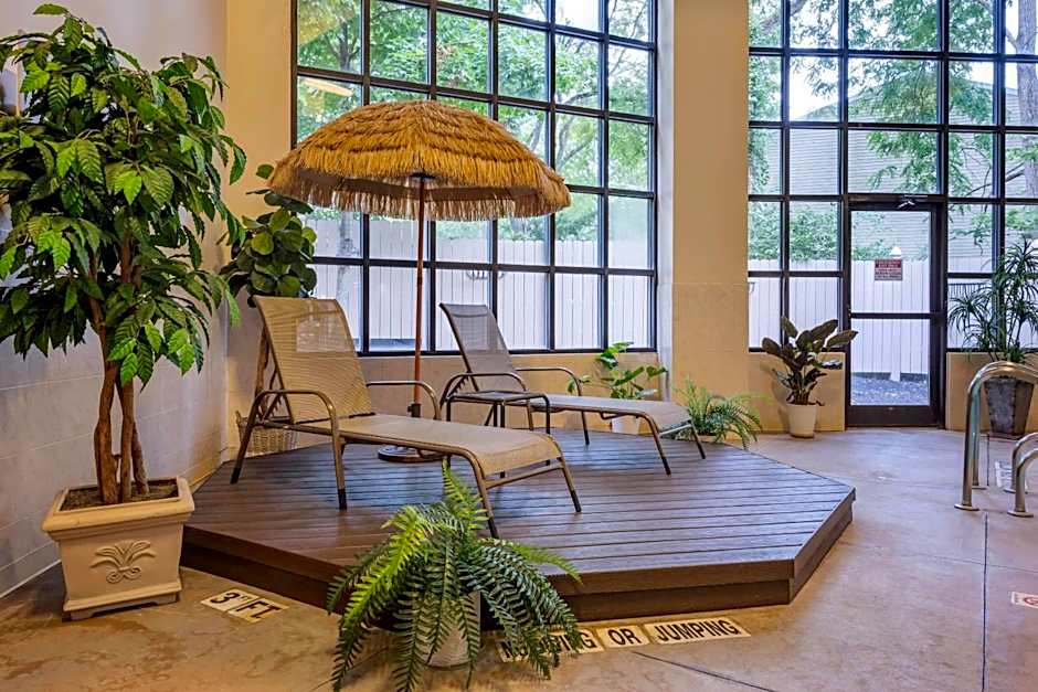 Comfort Suites State College near Penn State