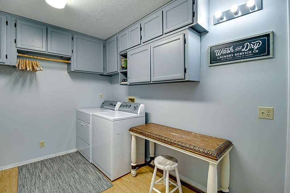 Eagar Vacation Rental Home with Spacious Deck!