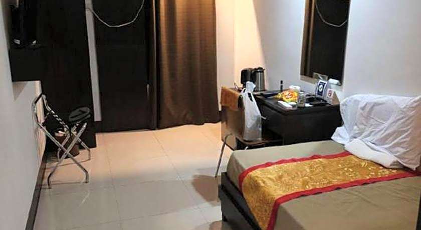 Grand Astoria Hotel