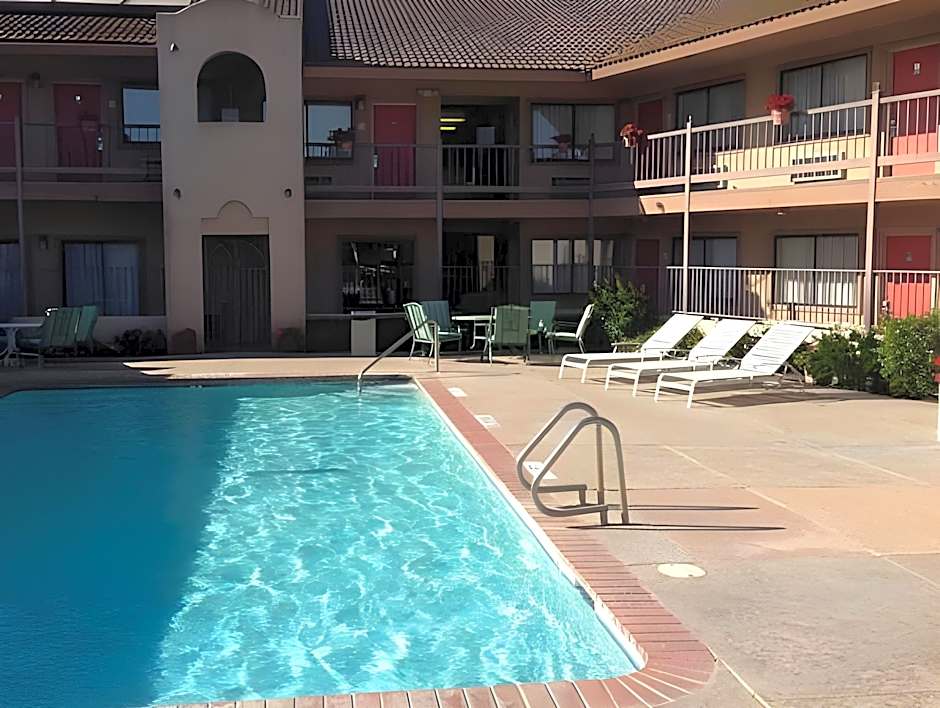 Motel 6 Soledad, CA
