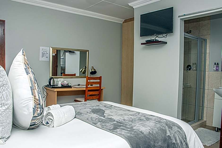 Woodpecker's Inn Guest House