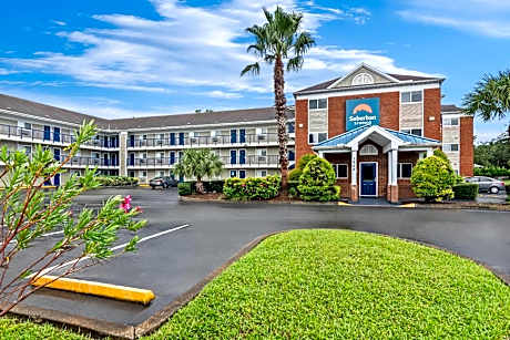 Suburban Studios Stuart near Federal Hwy 1