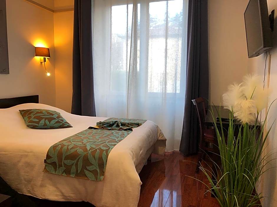 L'EMBLEME - BOUTIQUE HOTEL