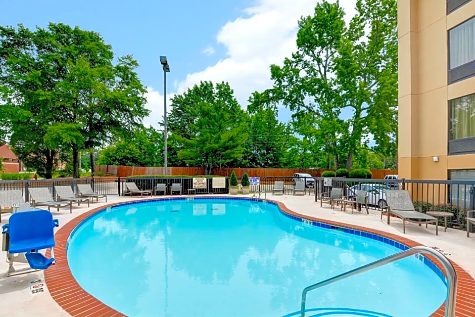Hampton Inn Columbia-I-26 Airport