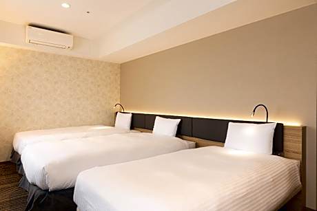 Standard Twin Room (1-2 adult) - Non-Smoking