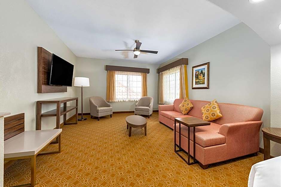 La Quinta Inn & Suites by Wyndham Marble Falls