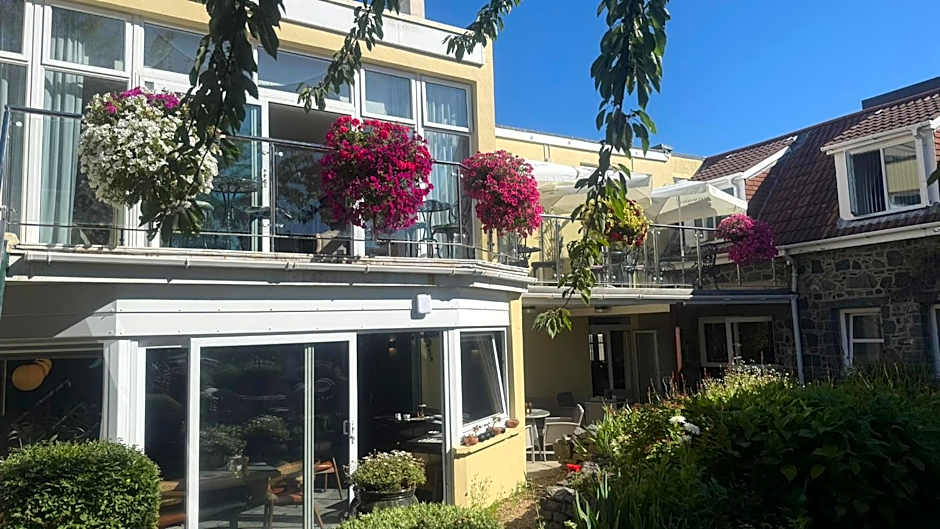 Pandora Hotel