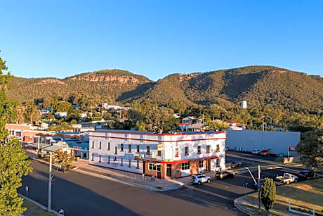 Kandos Hotel