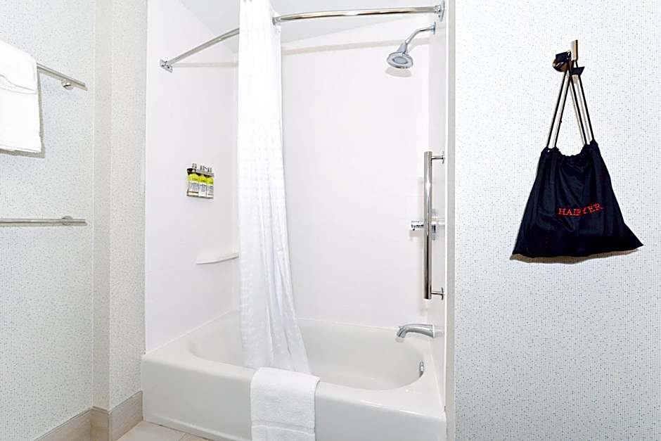 Holiday Inn Express and Suites Elko By IHG