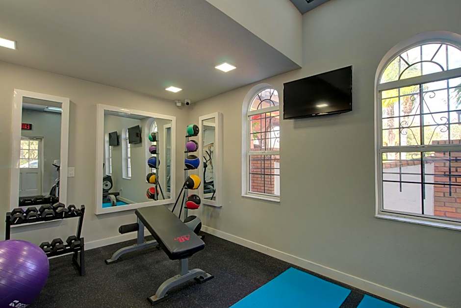 Clarion Pointe Tampa-Brandon Near Fairgrounds and Casino