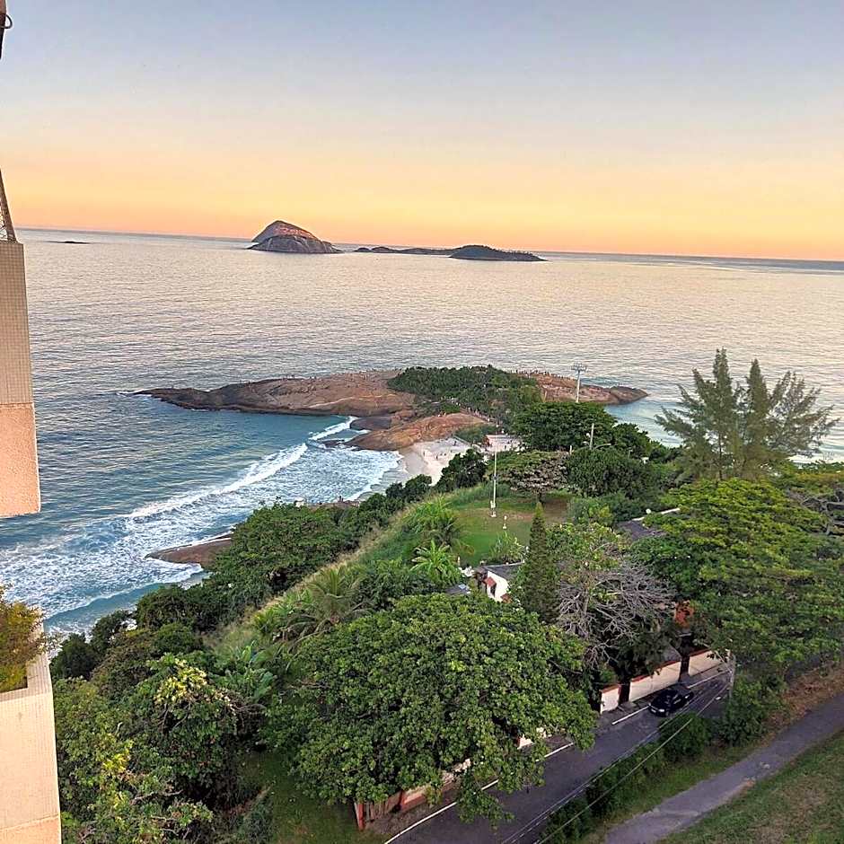 SUH Arpoador Dreams Amazing View!