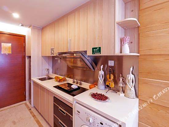 Yulou Jindian Apartment (Guangzhou Folk Finance Haizhu Square Subway Station Branch)