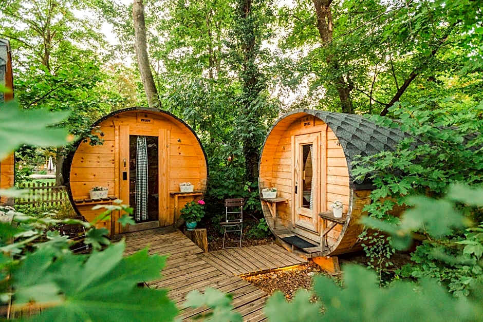 Schlaffass - Schlafen im Holzfass