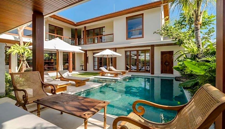 Elegant 5 Bedrooms private luxury villa in Canggu