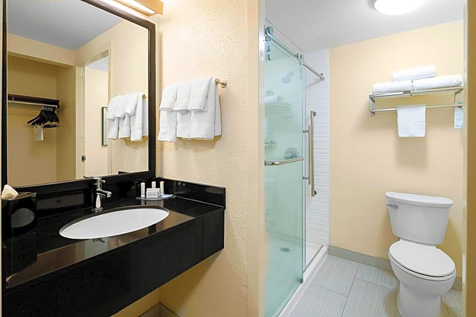 Fairfield Inn & Suites Macon