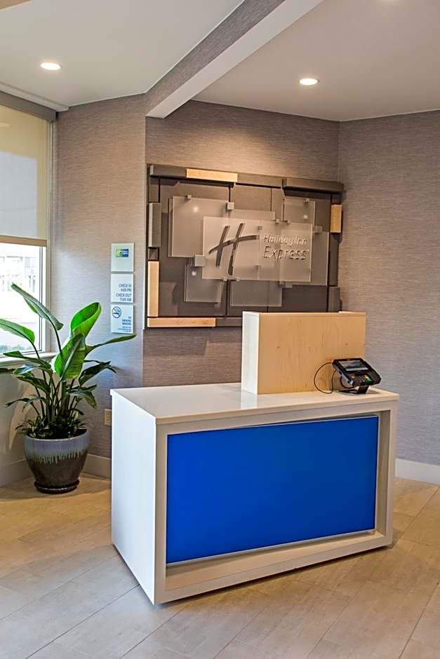 Holiday Inn Express Nags Head Oceanfront By IHG
