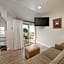 Pelican Inn & Suites