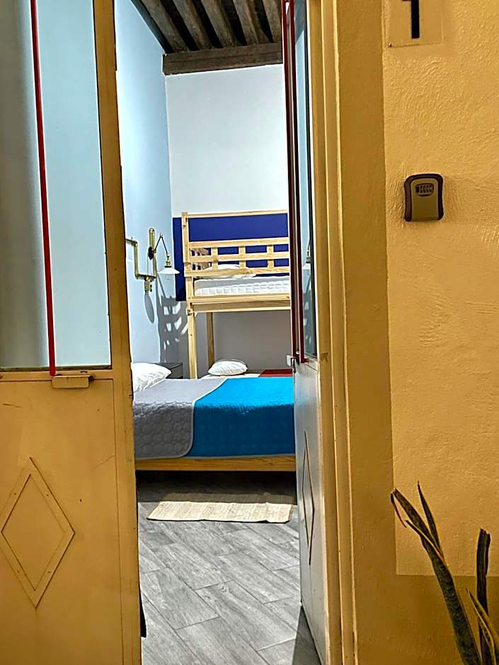 Céntrica habitación privada , #7 de 1 a 4 personas, Casona Doña Paula Aparta-hotel, baño compartido