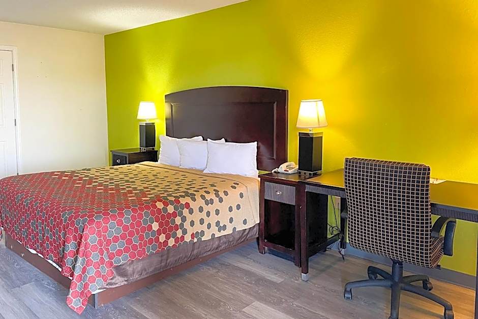 Econo Lodge Inn & Suites Sweetwater I-20