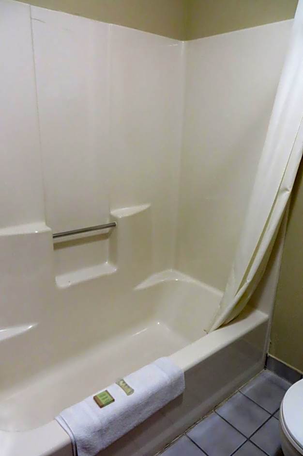 Western Inn & Suite Grinnell IA