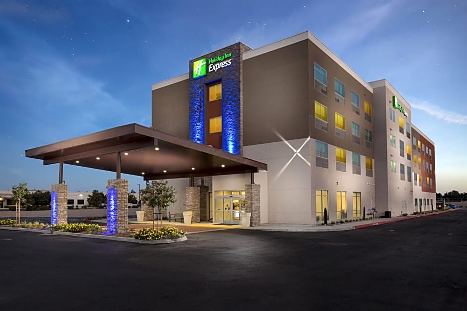 Holiday Inn Express Visalia - Sequoia Gateway Area