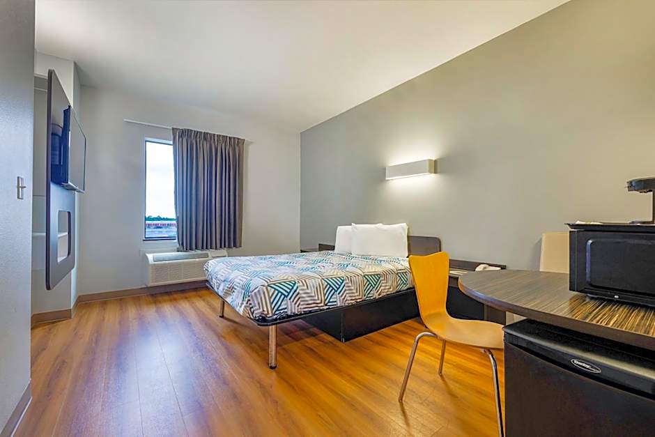 Motel 6-Texas City, TX - I-45 South