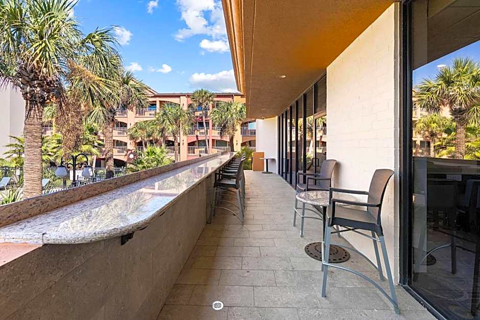 Clarion Pointe Galveston - Beachfront