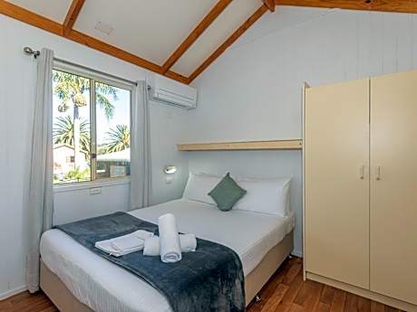 Economy Poolside Motel Room - Not Pet Friendly