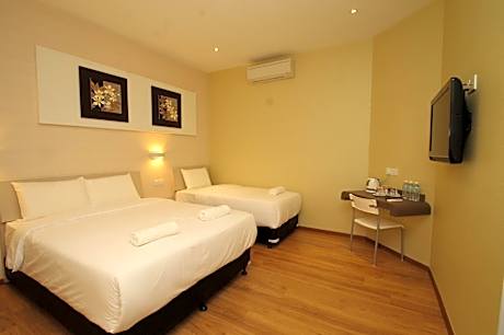 Deluxe Triple Room