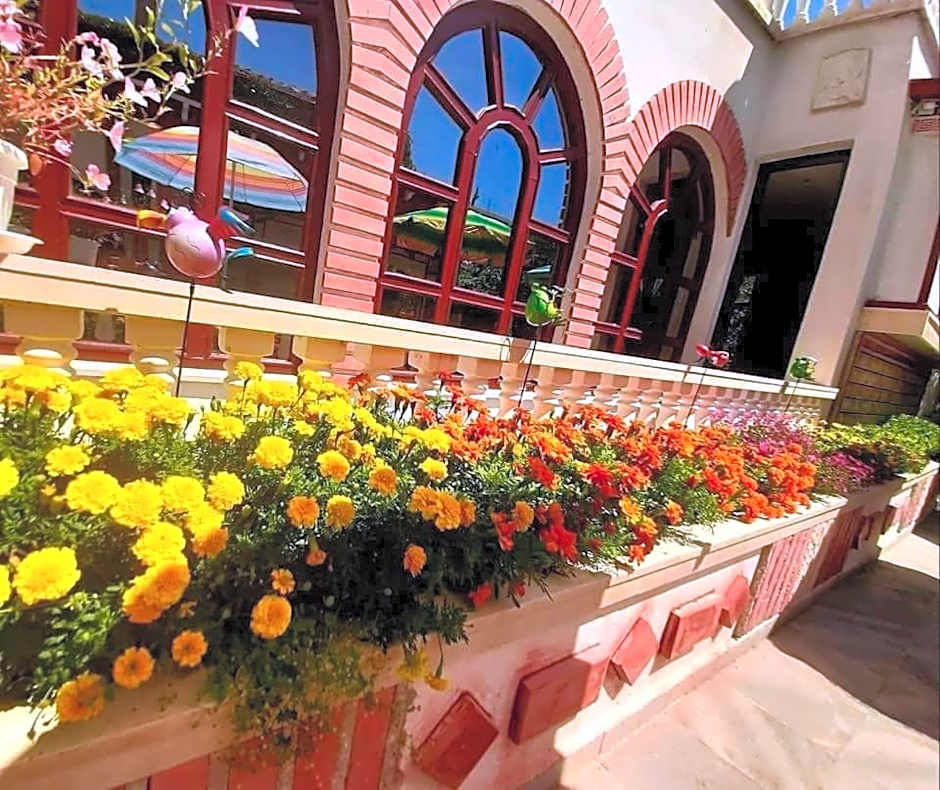 Family Hotel Flora