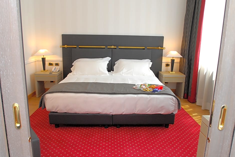 Photo 1 of 3 of Standard Suite