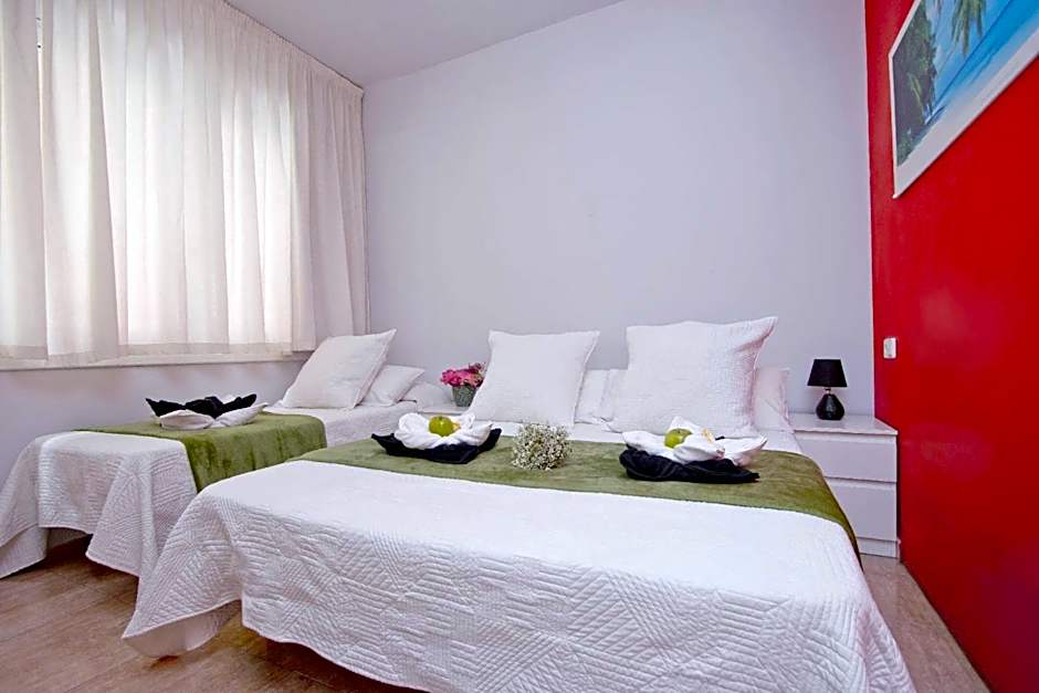 Barcelona City North Hostal