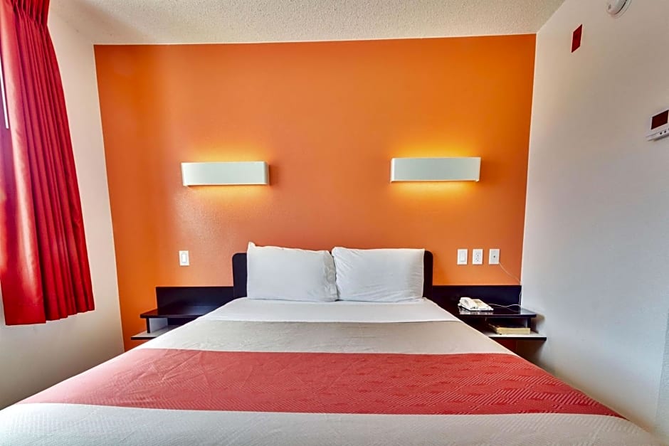 Motel 6 Dallas - Lewisville