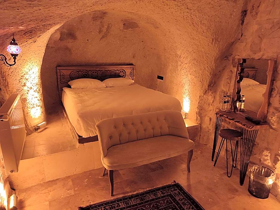 Euphoria Cave House