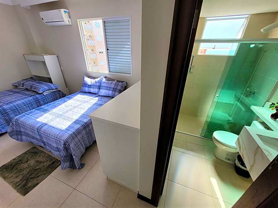 3 suítes grandes, 4 garagens, Vista mar, ótima localização a 2 minutos do mar em Meia Praia - Itapema