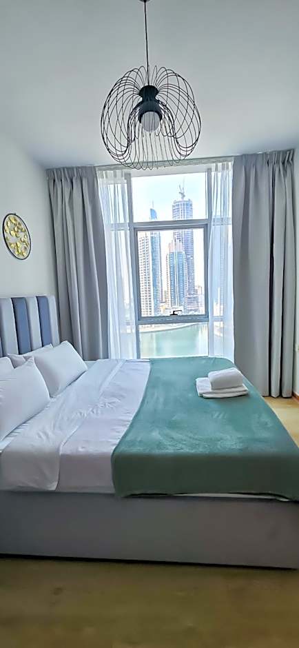 Spacious Apartment Marina View