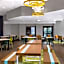 Spark by Hilton Montreal Brossard