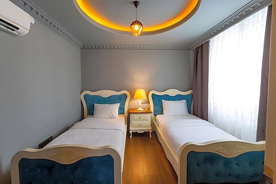 Real King Suite Hotel