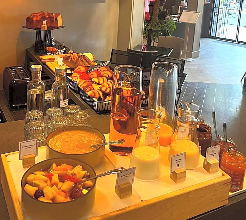 Hotel Sixteen Paris Montrouge