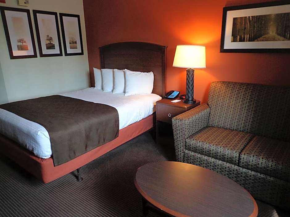 AmericInn by Wyndham Grand Forks
